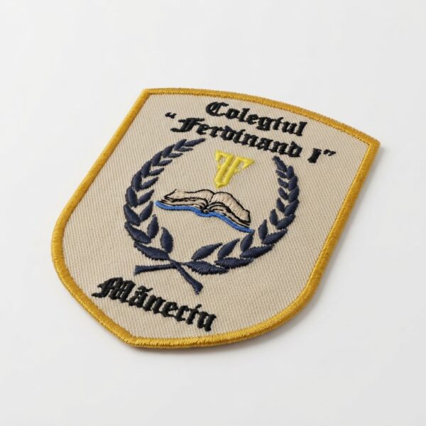 Emblema Colegiul „Ferdinand I Mineciu Sigla Brodata